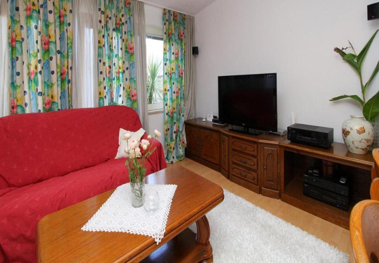 Angel - Garden Apartment Makarska