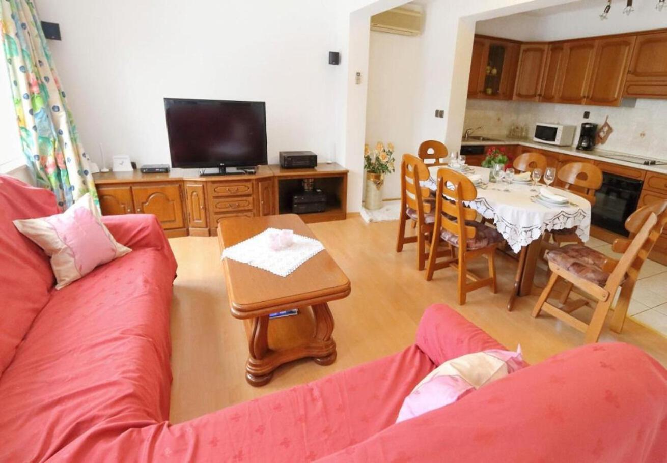 Angel - Garden Apartment