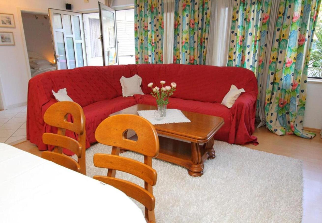 Angel - Garden Apartment Makarska