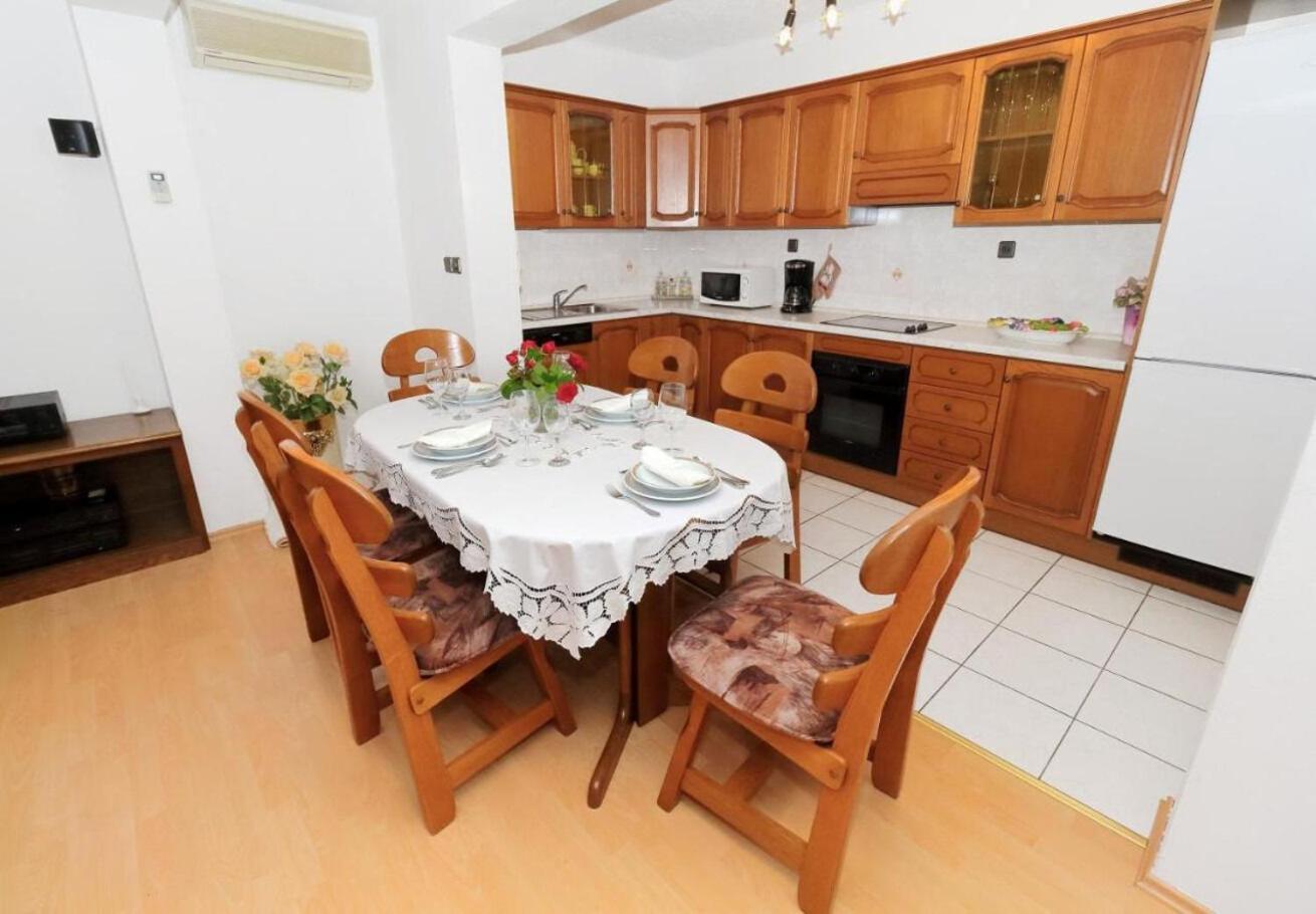 Angel - Garden Apartment *